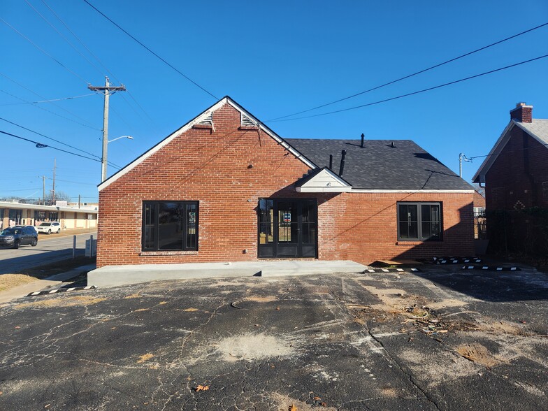 3220-3222 E 15th St, Tulsa, OK for lease - Building Photo - Image 2 of 7