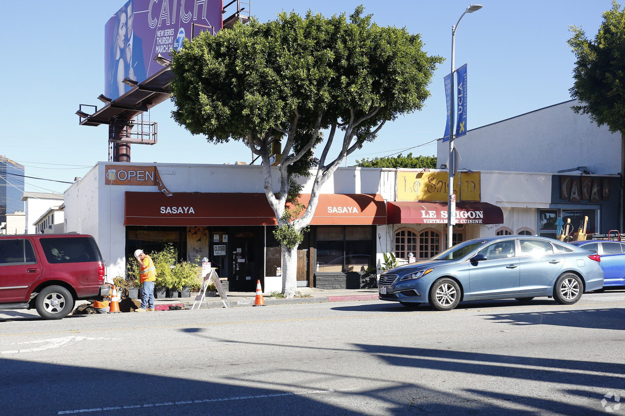 11609-11613 Santa Monica Blvd, Los Angeles, CA for lease Primary Photo- Image 1 of 6