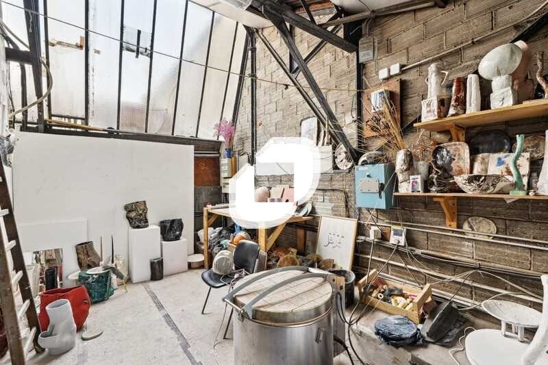 Flex in Romainville for sale - Interior Photo - Image 3 of 13