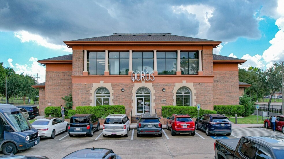 1240 Clear Lake City Blvd, Houston, TX for sale - Building Photo - Image 1 of 3