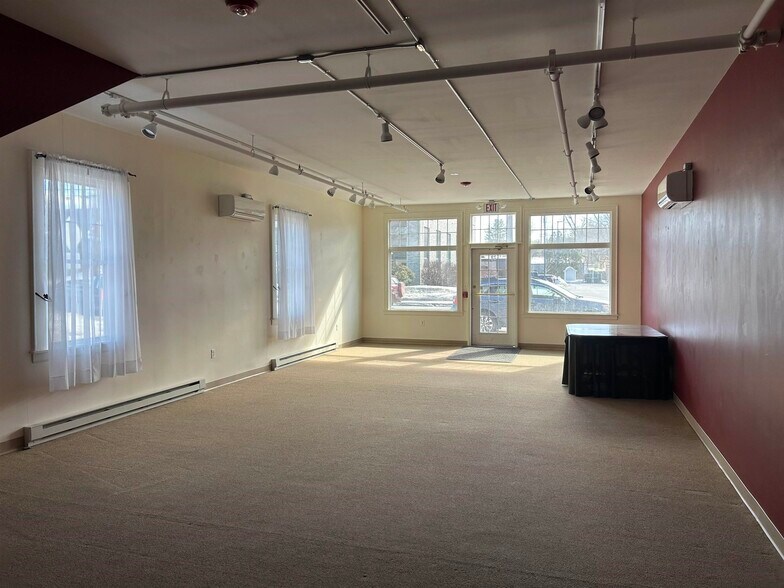 28 Main Street, Conway, NH à louer - Photo intérieure - Image 3 de 7