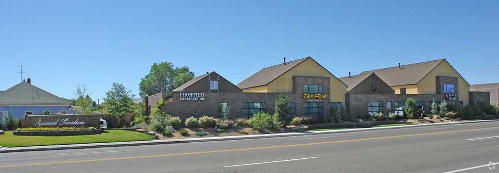 979 Pyramid Way, Sparks, NV à louer - Photo du bâtiment - Image 2 de 13