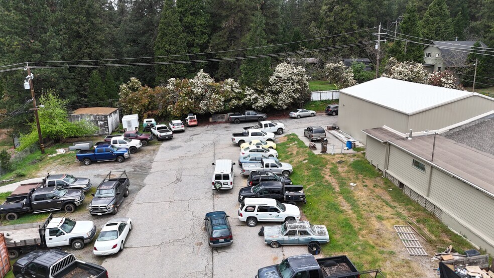 13383 Colfax Hwy, Grass Valley, CA à vendre - Photo du bâtiment - Image 3 de 16