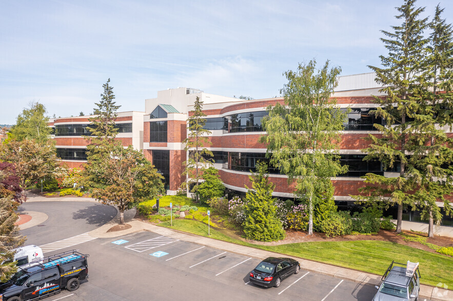 15220 NW Greenbrier Pky, Beaverton, OR for lease - Building Photo - Image 1 of 6