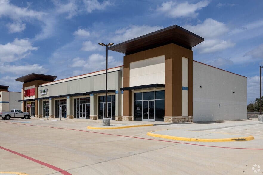 16844 FM 2920 Rd, Tomball, TX à louer - Photo du bâtiment - Image 2 de 3