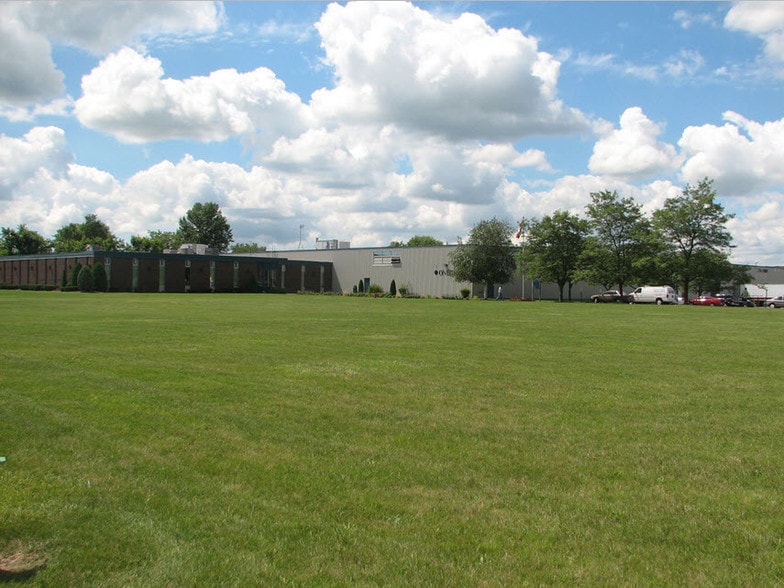 8699 Stanley Ave, Niagara Falls, ON for lease - Building Photo - Image 3 of 7