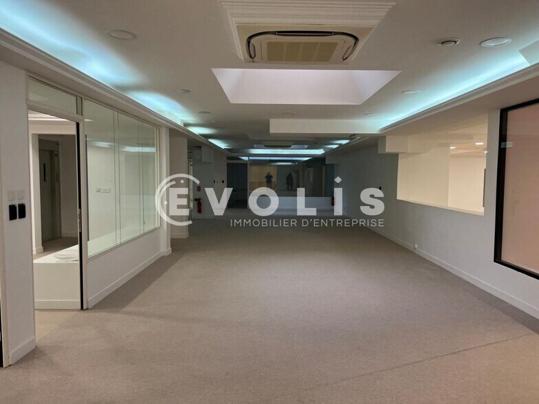 Office in Paris for sale - Interior Photo - Image 3 of 11