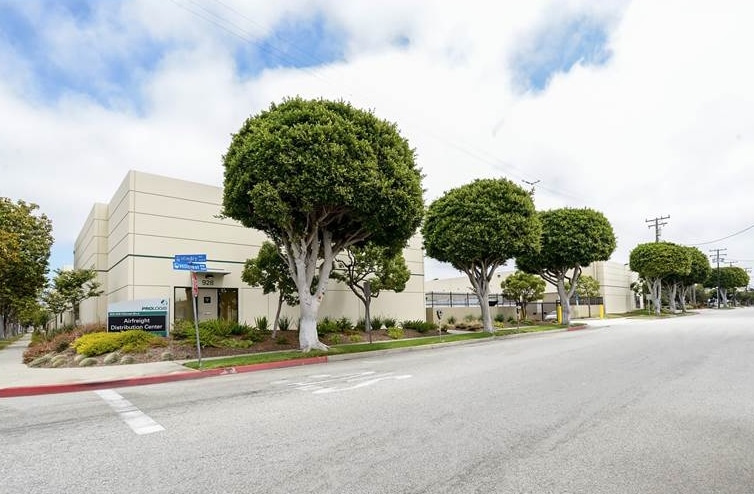 900-928 W Hillcrest Blvd, Inglewood, CA for lease Primary Photo- Image 1 of 4