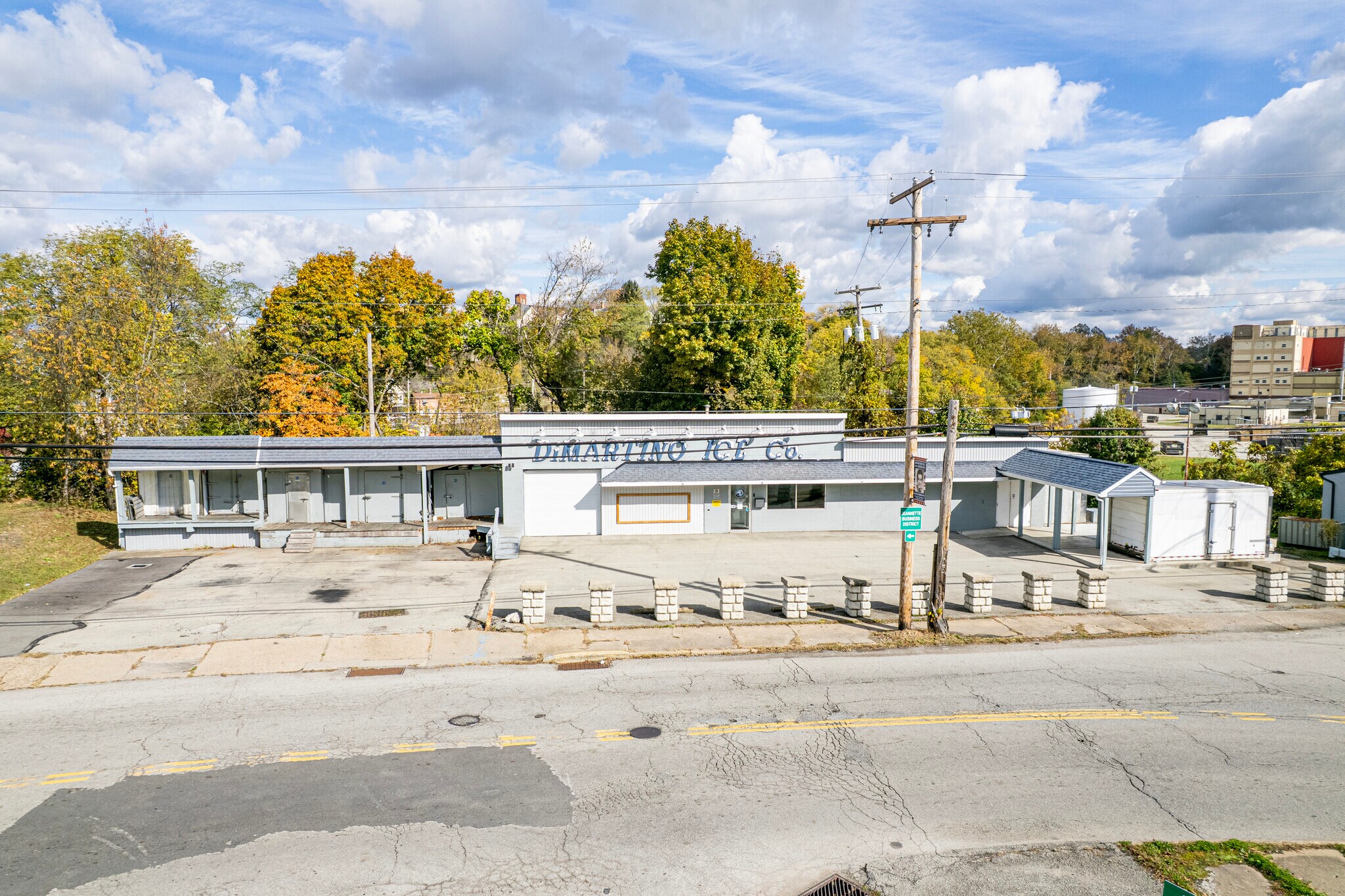 305 Division St, Jeannette, PA for sale Primary Photo- Image 1 of 36
