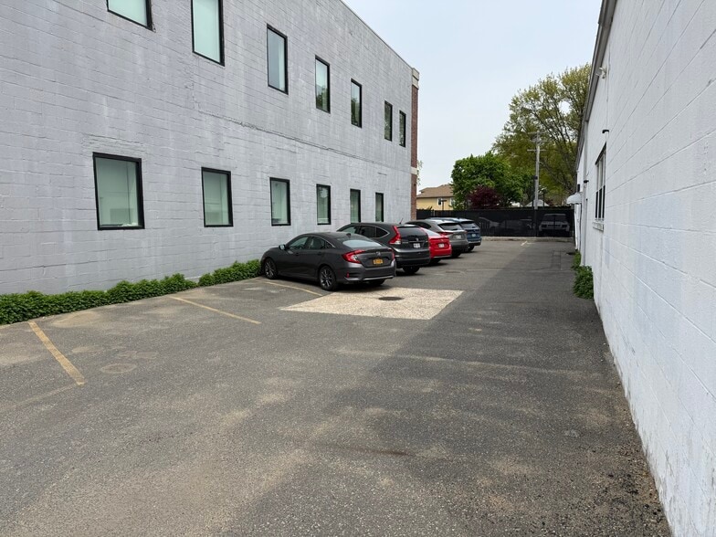 66 S Tyson Ave, Floral Park, NY for sale - Building Photo - Image 3 of 17