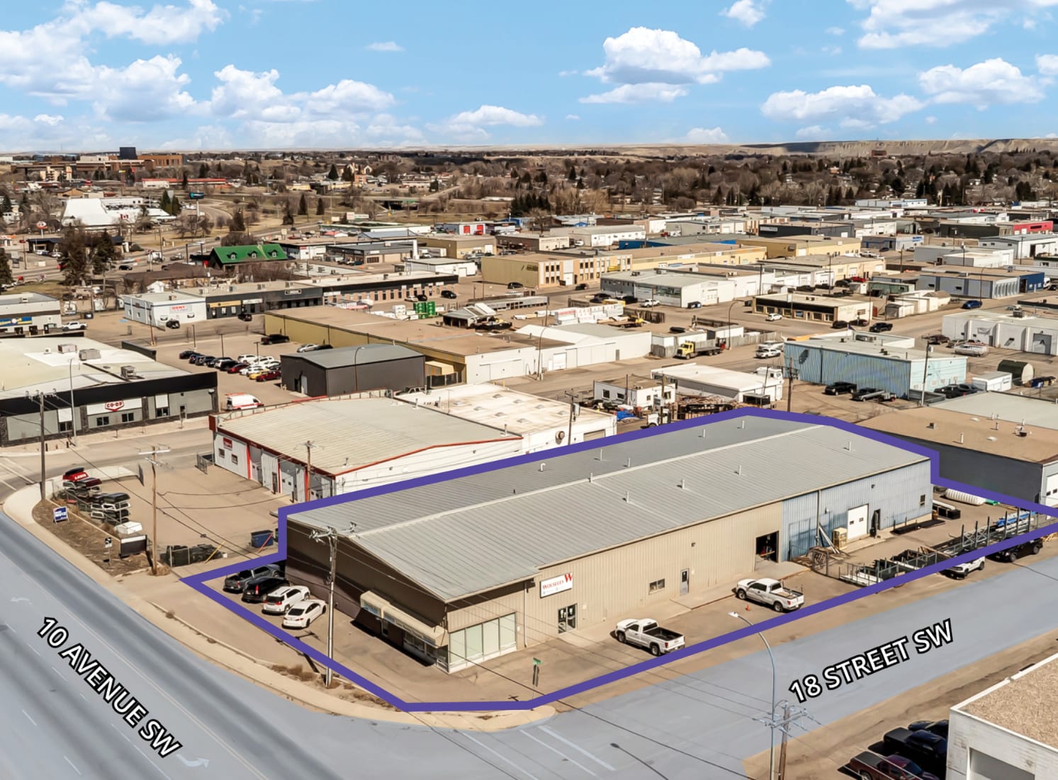 1721 10 Av SW, Medicine Hat, AB for sale Primary Photo- Image 1 of 2