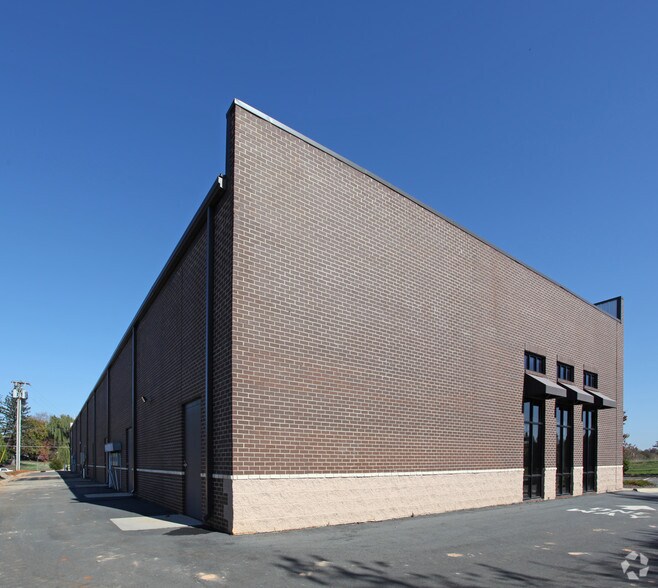 90 Cape Fear Dr, Whitsett, NC à vendre - Photo du bâtiment - Image 3 de 22