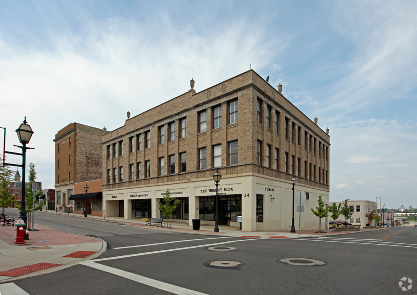 24 W 3rd St, Mansfield, OH à vendre - Photo principale - Image 1 de 1