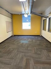 80 SE Madison St, Portland, OR à louer Photo intérieure- Image 2 de 6