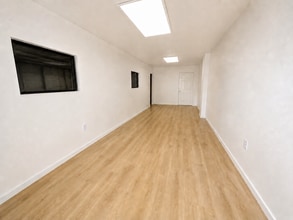 705 Live Oak St, Tarpon Springs, FL for lease Interior Photo- Image 2 of 3