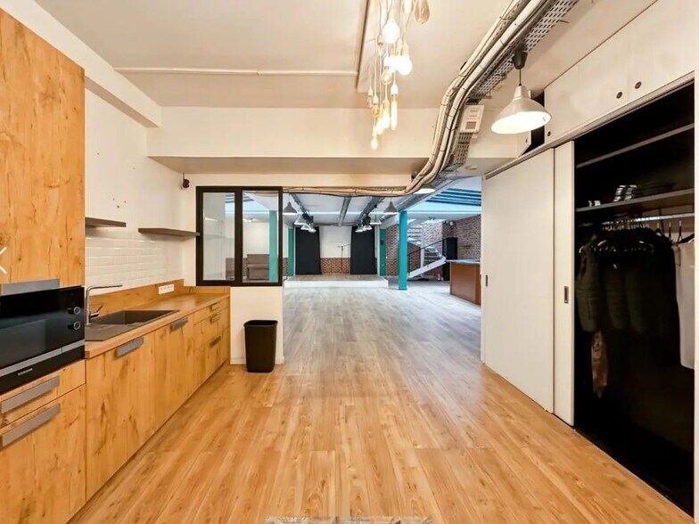 Bureau dans Levallois-Perret à vendre - Photo du bâtiment - Image 2 de 7