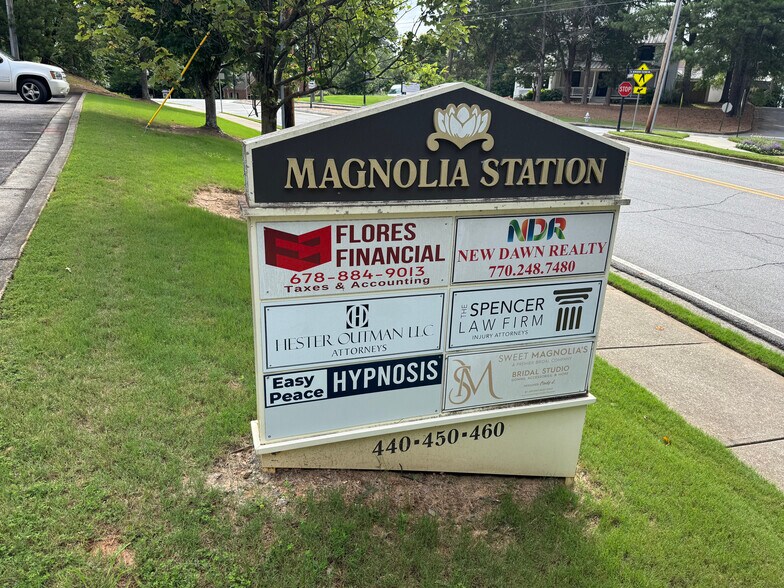 440 S Peachtree St, Norcross, GA for lease - Building Photo - Image 2 of 36