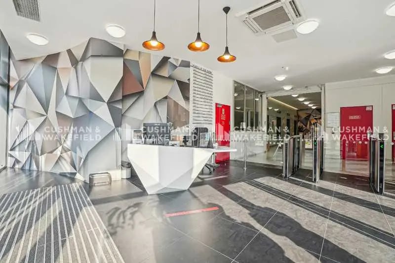 Office in Paris for lease - Lobby - Image 3 of 12