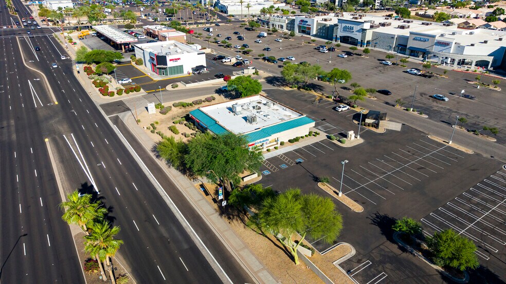 1080 W Elliot Rd, Tempe, AZ à louer - Photo du bâtiment - Image 2 de 10