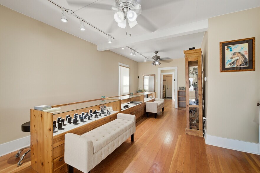 220 Oak Ave, Eaton, CO à vendre - Photo intérieure - Image 3 de 6