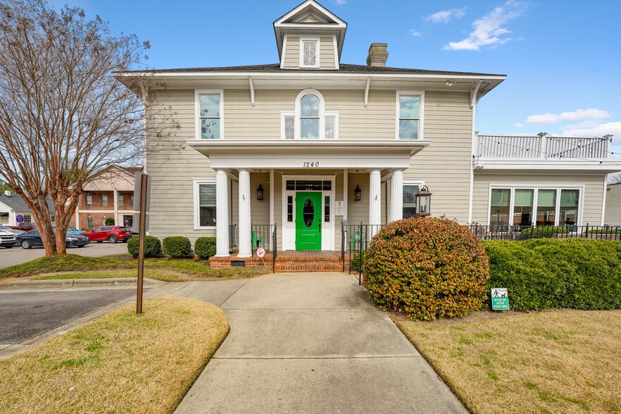 1240 Fort Bragg Rd, Fayetteville, NC à vendre - Photo du bâtiment - Image 3 de 46