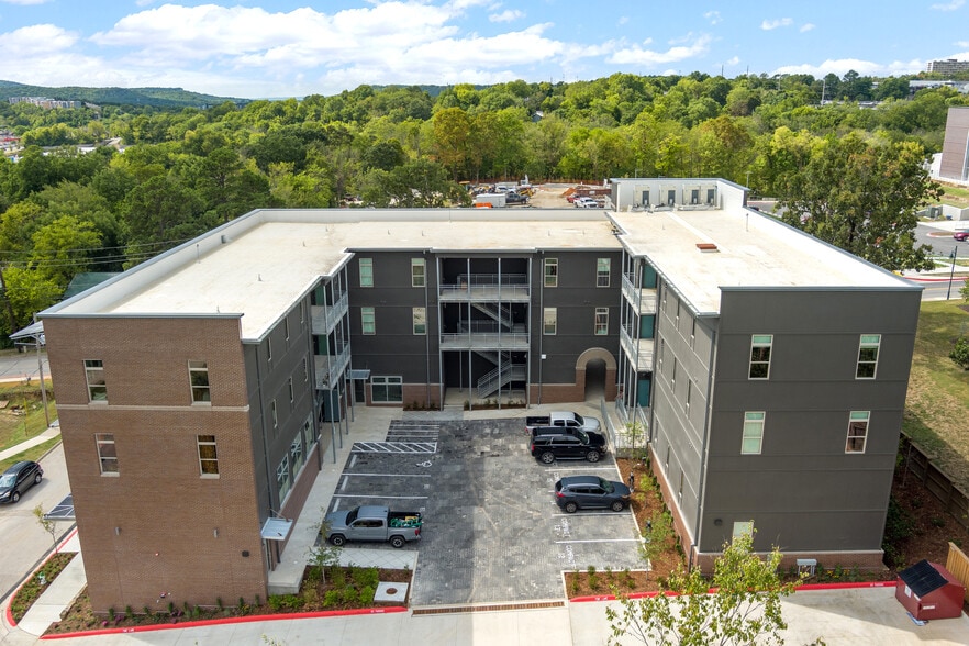 288 S School Ave, Fayetteville, AR for lease - Building Photo - Image 3 of 6