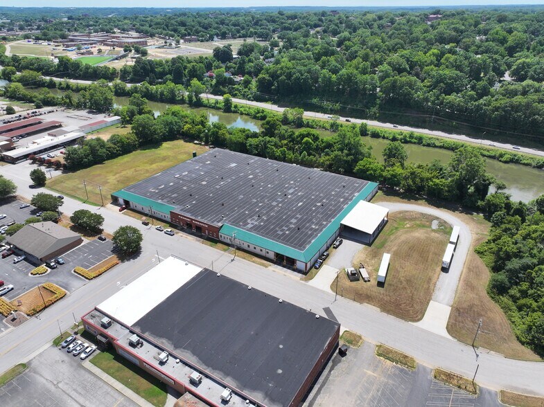 301 Trade St, Danville, VA à vendre - Photo du bâtiment - Image 3 de 16