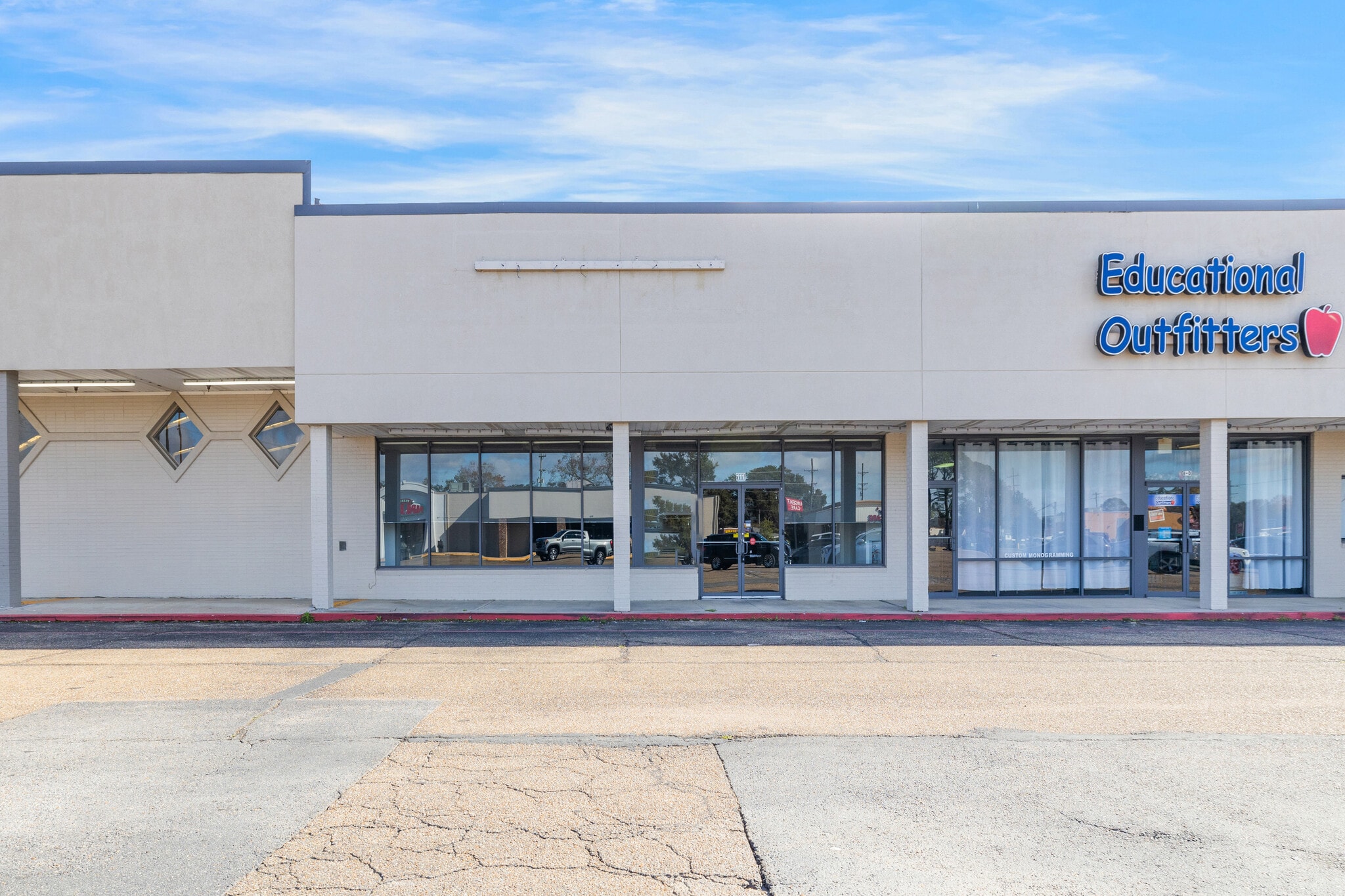 1100 E Main St, New Iberia, LA for lease Building Photo- Image 1 of 5