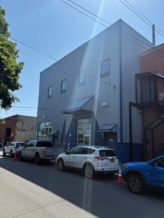 Plus de détails pour 83-40 72nd Dr, Glendale, NY - Bureau à vendre