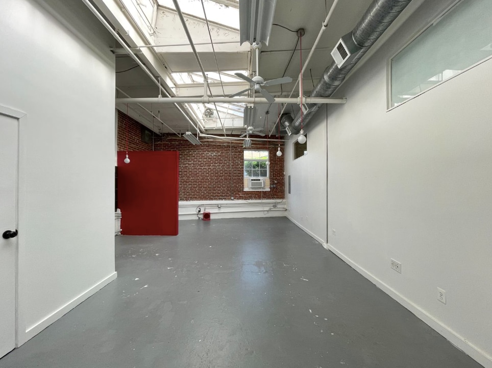 3502 SCOTTS Ln, Philadelphia, PA for lease Interior Photo- Image 1 of 4