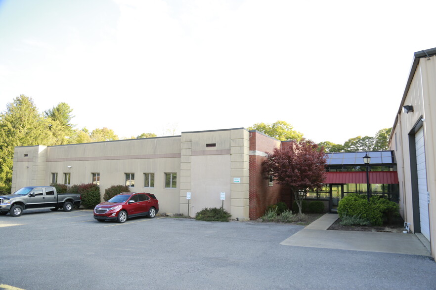 51 Brewer Rd, Morgantown, WV for lease - Building Photo - Image 1 of 9