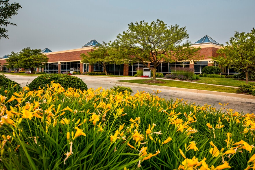 10101 Innovation Dr, Milwaukee, WI for lease - Primary Photo - Image 1 of 6