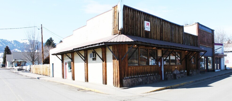 105 N Main St, Halfway, OR à vendre - Photo du bâtiment - Image 2 de 37