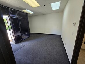 4564 Los Angeles Ave, Simi Valley, CA for lease Interior Photo- Image 1 of 5