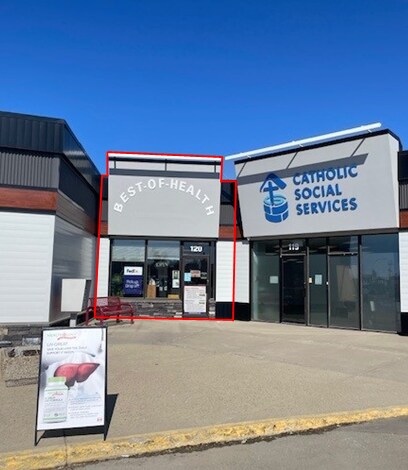 4804 50 St, Innisfail, AB à louer - Photo du bâtiment - Image 2 de 10