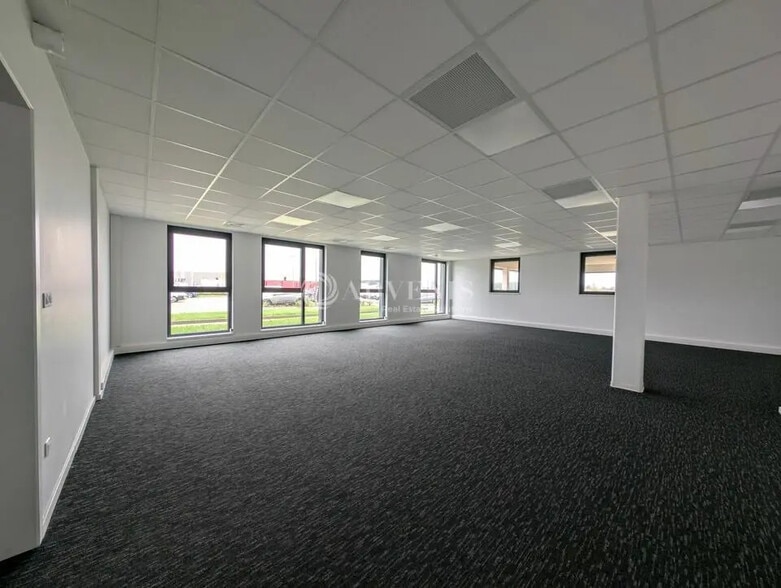 Office in Holtzheim for lease - Interior Photo - Image 3 of 12