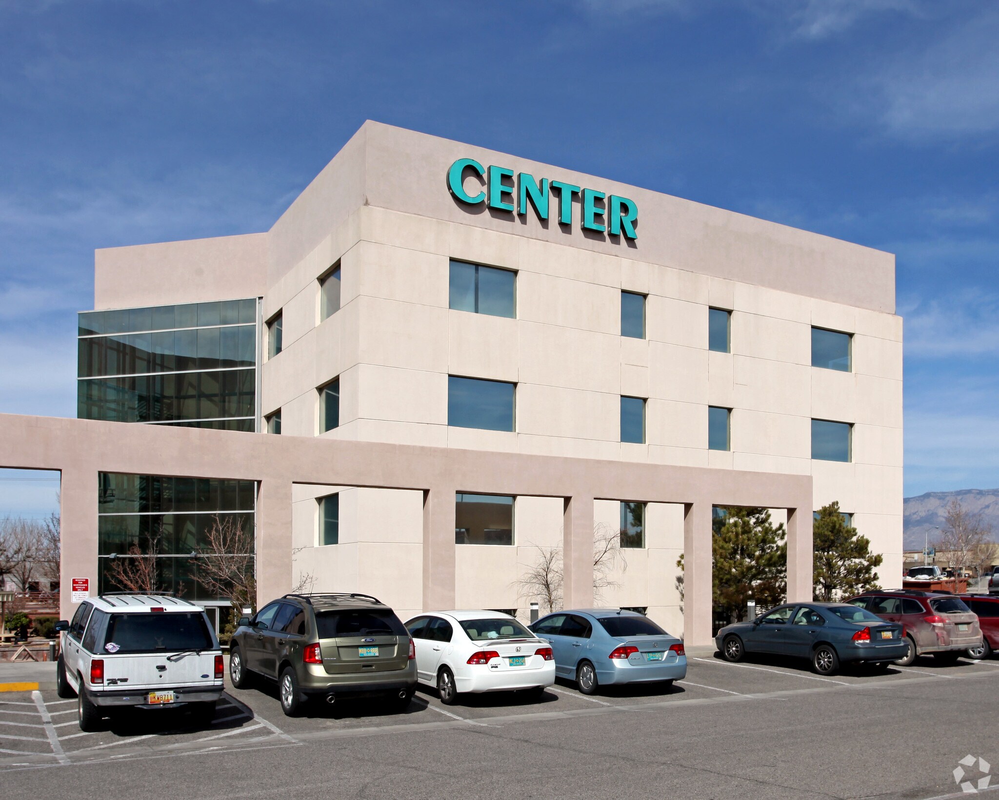 Midtown Office Portfolio portefeuille de 3 propriétés à vendre sur LoopNet.ca Photo principale- Image 1 de 4