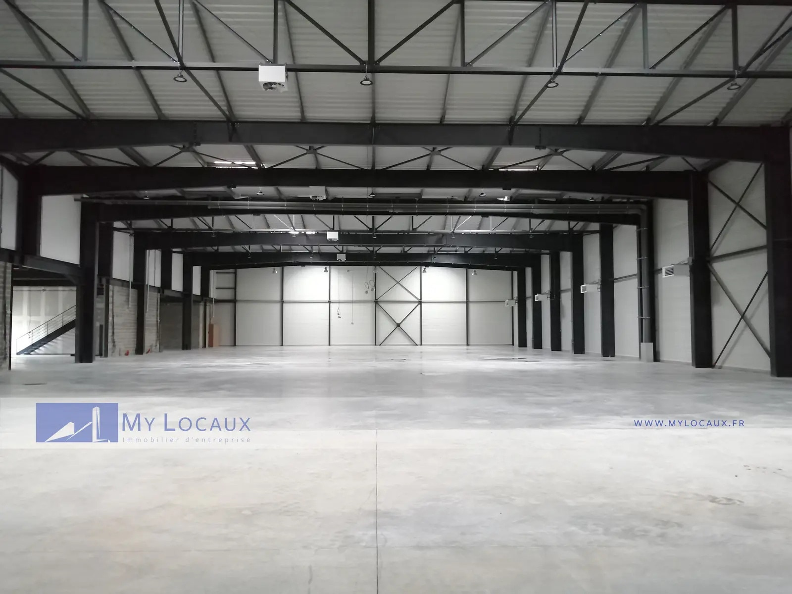 Flex in Frépillon for lease Interior Photo- Image 1 of 6