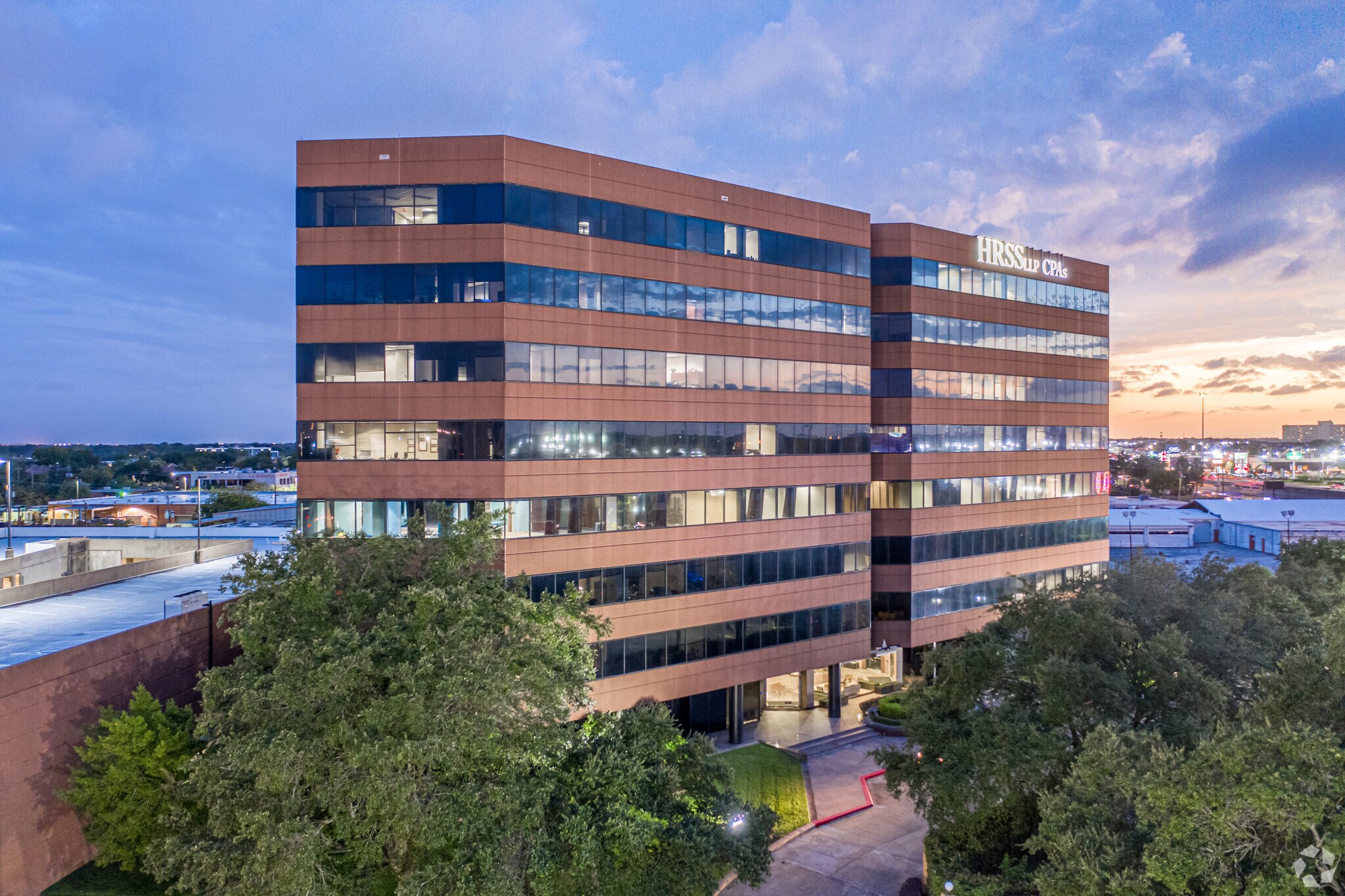6671 Southwest Fwy, Houston, TX à louer Photo du bâtiment- Image 1 de 8