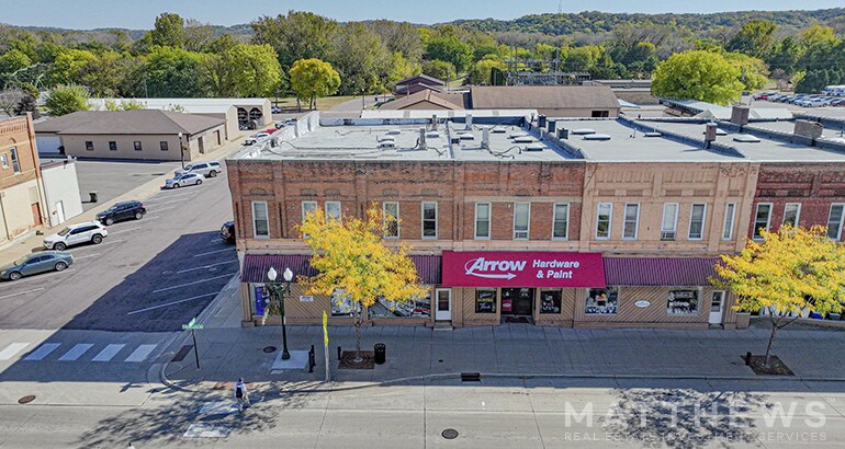 201 S Minnesota Ave, Saint Peter, MN à louer - Photo du bâtiment - Image 2 de 7