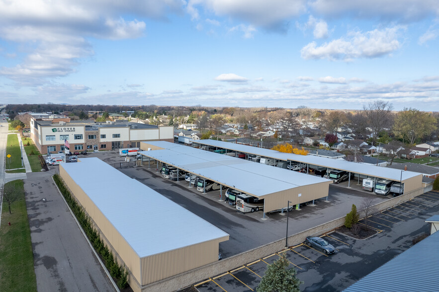 28900 Schoolcraft Rd, Livonia, MI for sale - Building Photo - Image 3 of 37