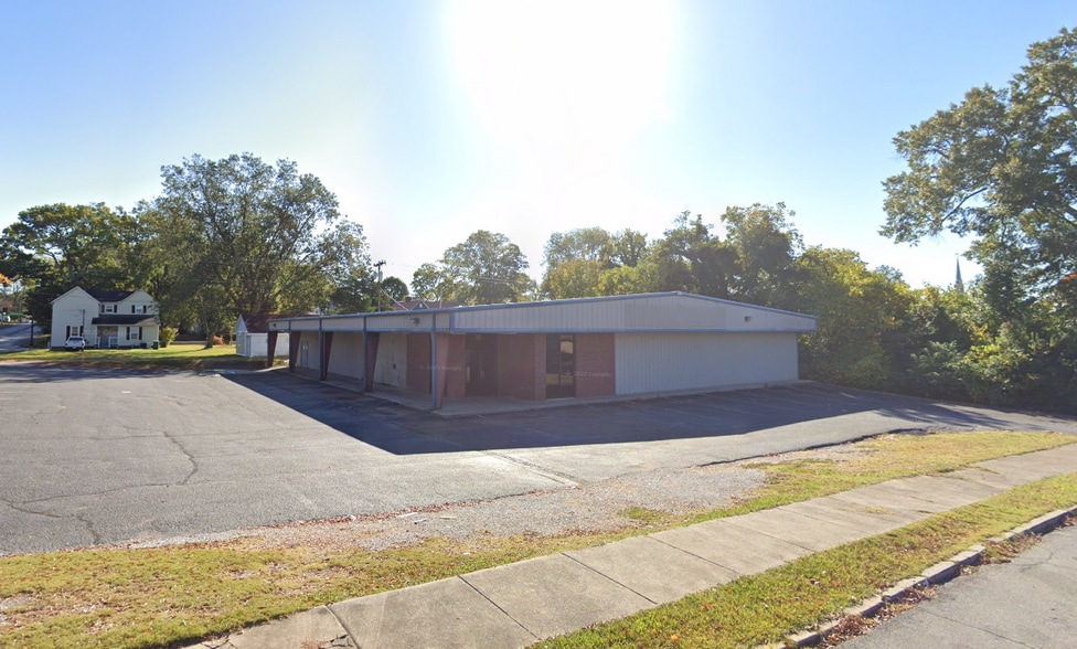 510 N Columbia Ave, Sheffield, AL à vendre - Photo du bâtiment - Image 2 de 3