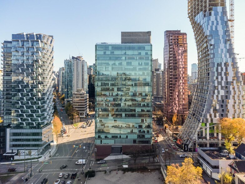 1500 W Georgia St, Vancouver, BC à louer - Photo du bâtiment - Image 3 de 40