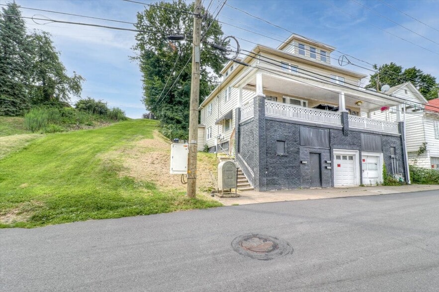 277 E Spring St, Nanticoke, PA for sale - Building Photo - Image 2 of 31