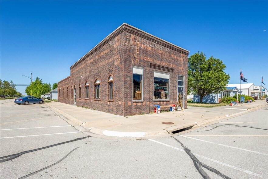 300 Main St, Hallam, NE à vendre - Photo du bâtiment - Image 3 de 29