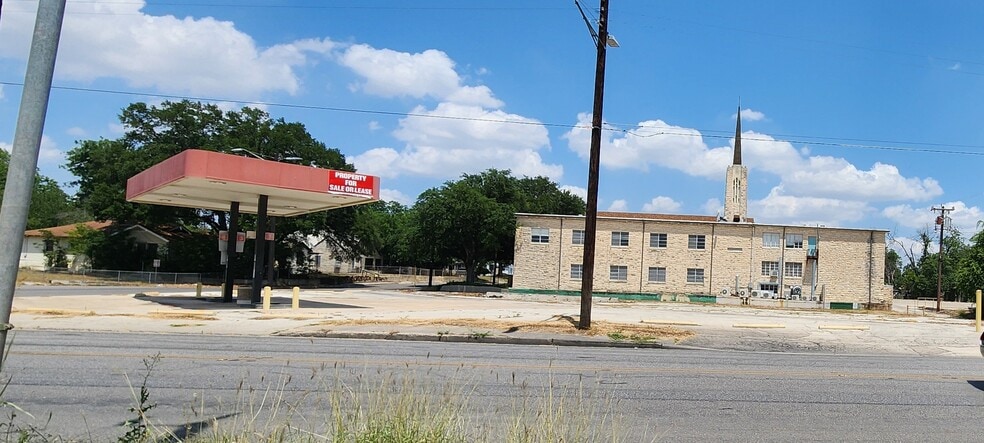 2902 S New Braunfels Ave, San Antonio, TX for sale - Building Photo - Image 3 of 7