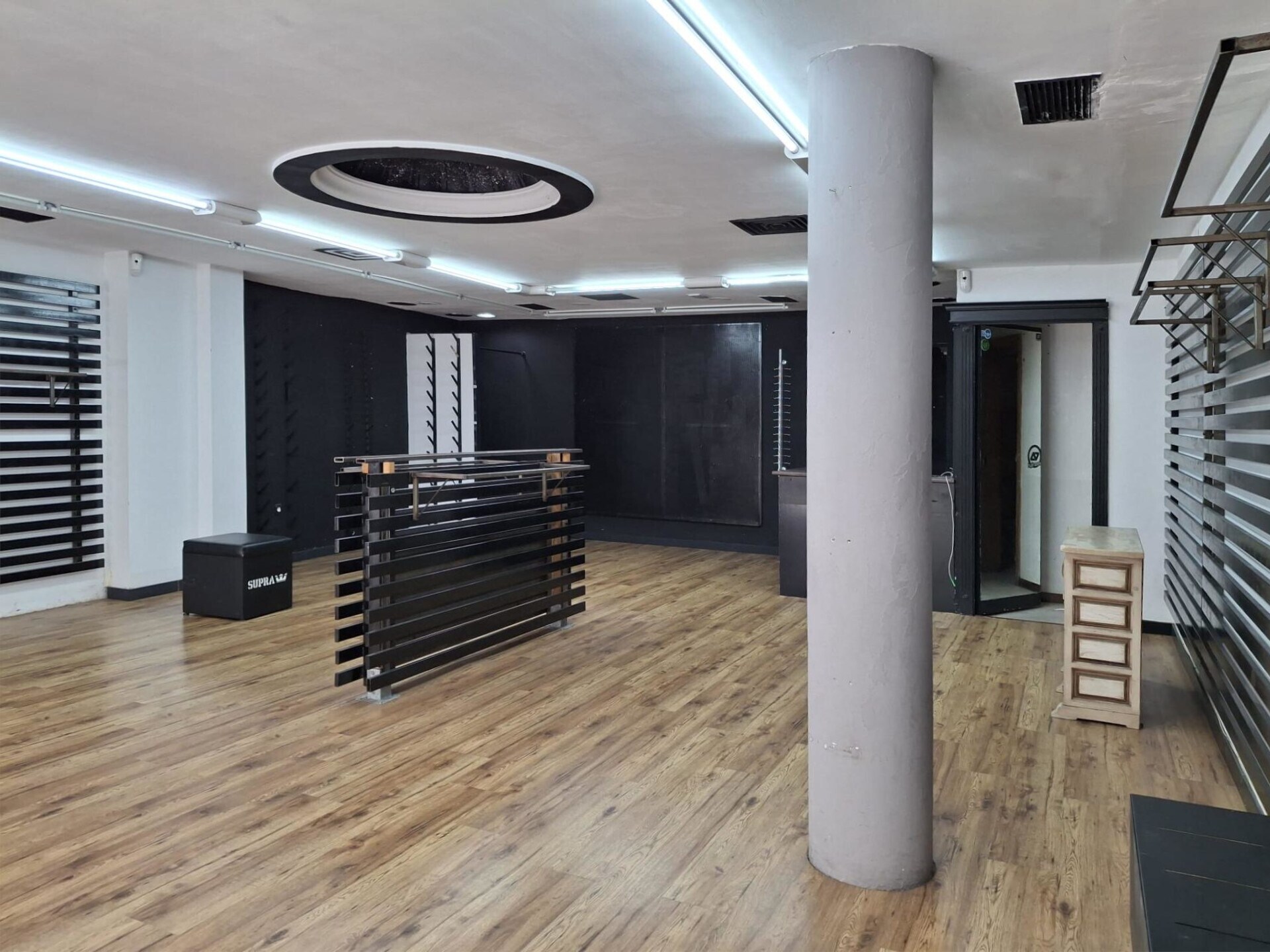 Retail in Mataró, Barcelona for lease Interior Photo- Image 1 of 4