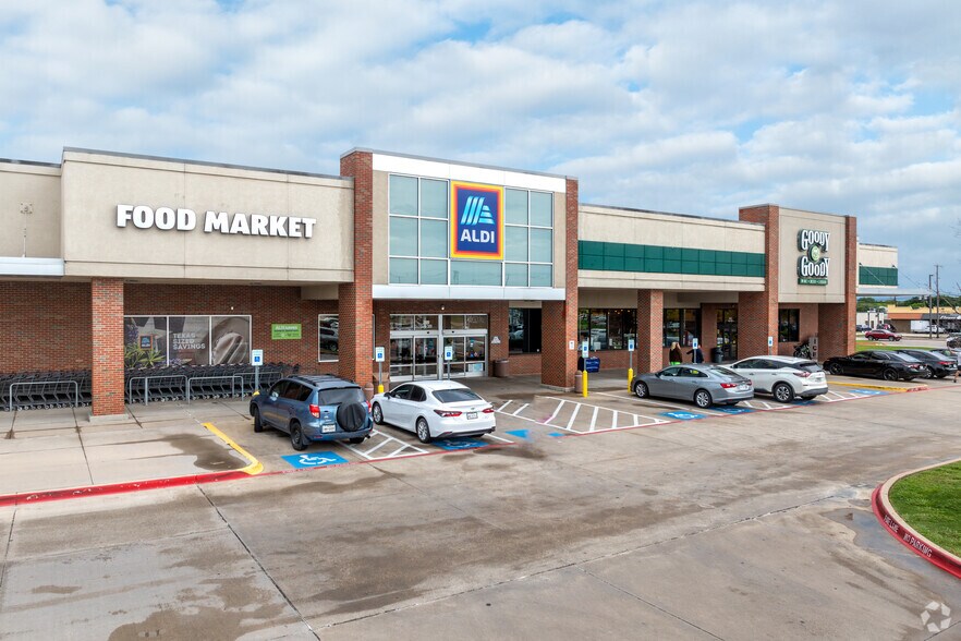 3502 Lakeview Pky, Rowlett, TX à louer - Photo principale - Image 1 de 1