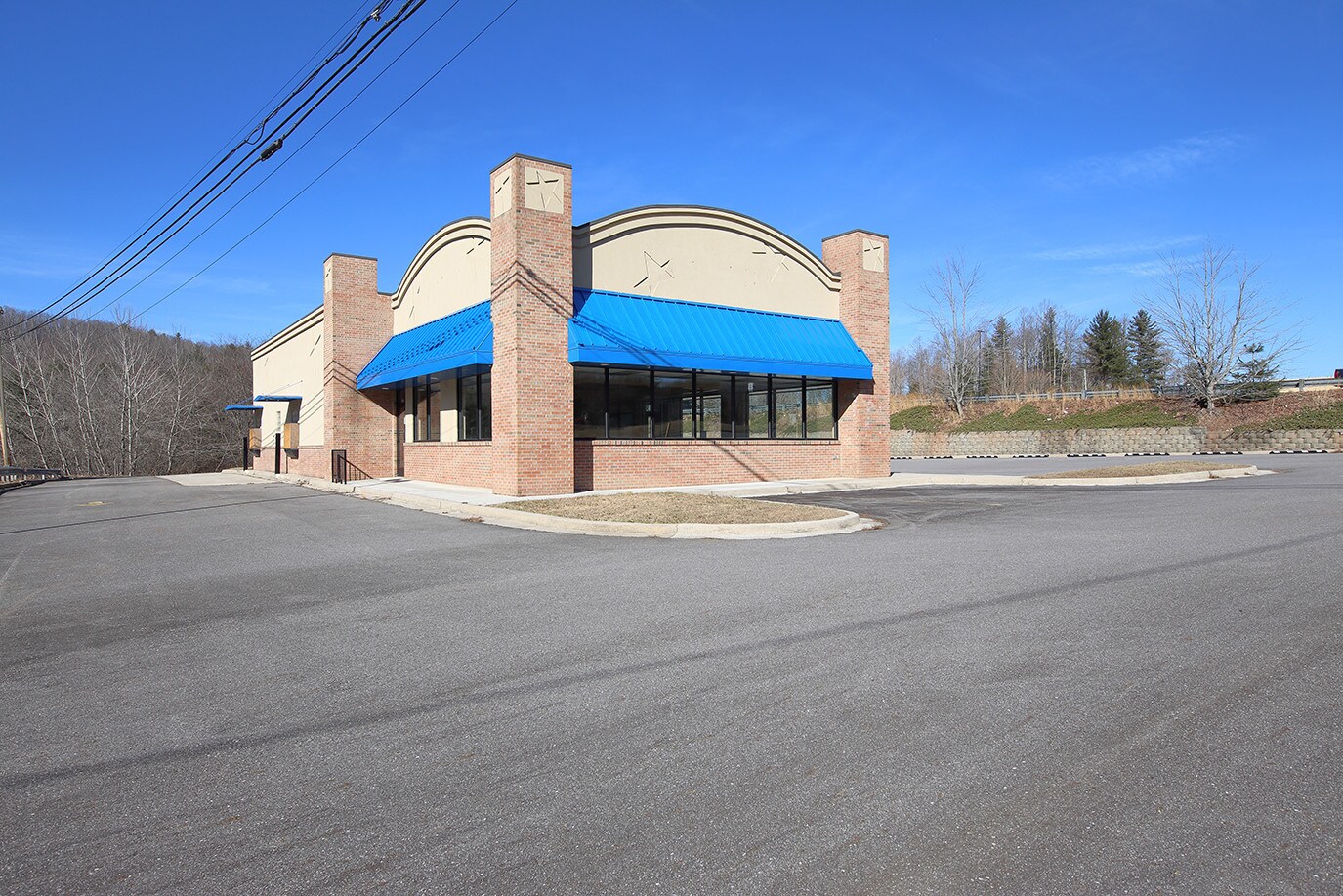 2522 Halltown Rd, Spruce Pine, NC for sale Primary Photo- Image 1 of 1