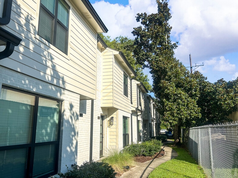 9384 Fox Run Ave, Baton Rouge, LA for sale - Building Photo - Image 3 of 11